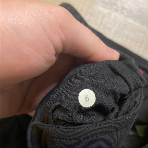 Lululemon Snake Pattern Yoga Pants - Picture 5 of 5